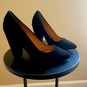 Urban Outfitters Denna & Ozzy Suede Chunky Heels Size 7.5